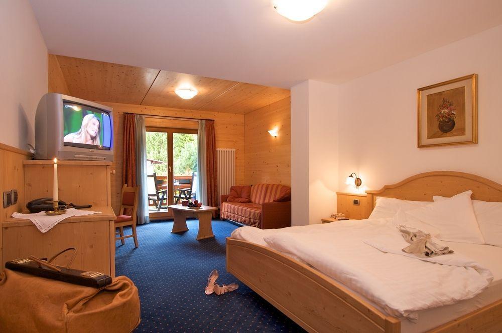 Hotel Salvan Кампитело ди Фаса Екстериор снимка
